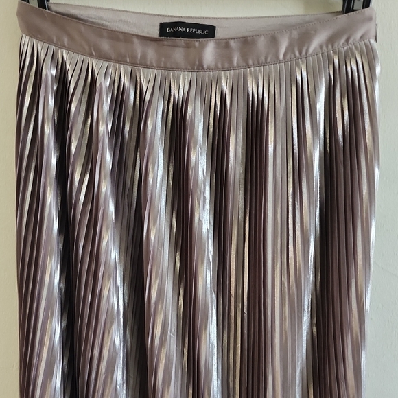 Banana Republic Metallic Pleated Midi Skirt - Silver Taupe - Picture 3 of 9